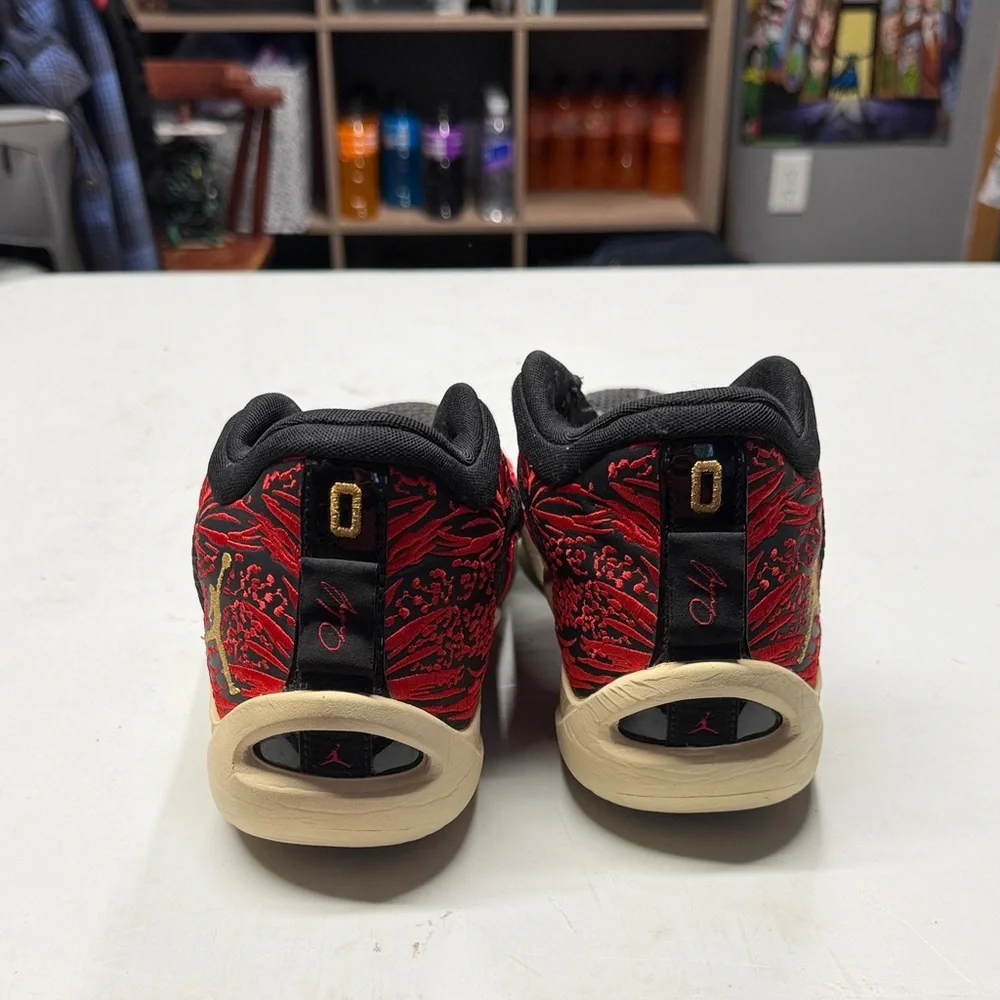 Nike Black and Red Athletic Shoes - Picture 3 of 5